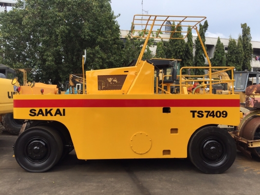 ขายด่วนรถบดล้อยาง9ล้อSAKAI TS7409 ทำสีพร้อมใช้ เอกสารเล่มทะเบียน