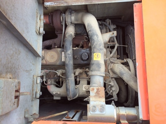 HITACHI: EX135USR ปี1999 แทรคก้อนยาง พร้อมลายPiping นำเข้าตรงจากญี่ปุ่นครับ