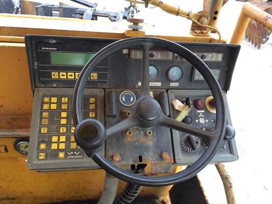 รถปูผิวทาง DEMAG : DF135P ระบบสั่น,สับครบ สภาพสวยครับ