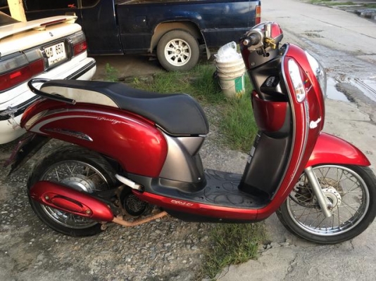 scoopy i สวย ราคาโดน