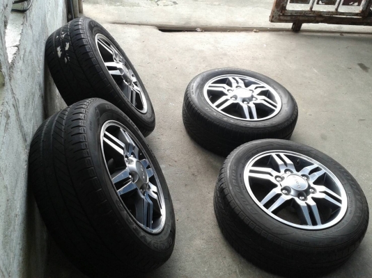 ล้ออีสุ ขอบ16นิ้ว6รู พร้อมยาง ชุดนี้ ราคา 5500 บาท