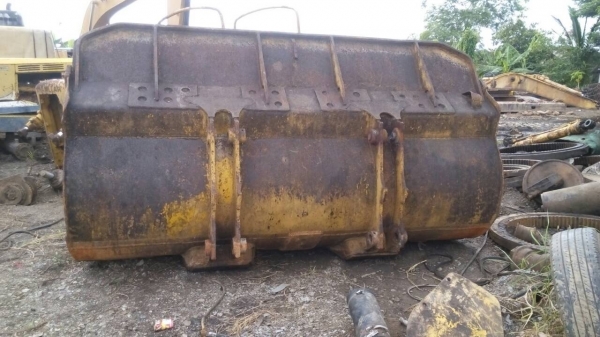 ขายบุ้งกี้รถตัก CAT-966-C และ 950-F  ขายไม่แพงครับ