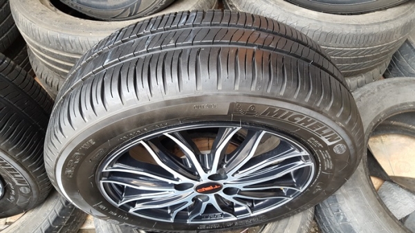 ขายล้อTOYOTA VIOS TRD รุ่น3 ยางปี 14  4 ล้อ