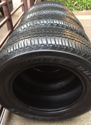 ยาง Bridgestone 265 60 18 สิ้นปี12 ดอกเต็ม ใช้ยาว ราคาไม่แพง