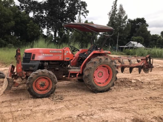 ขาย 175,000 KUBOTA L4508  1,751 ชั่วโมง เครื่องดี เกียร์ดี (ใบมีด-หาง 6 ) เอกสารเล่มทะเบียน รถอยู่ จ.ร้อยเอ็ด 090-772-3710 090-772-3708