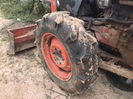 ขาย 175,000 KUBOTA L4508  1,751 ชั่วโมง เครื่องดี เกียร์ดี (ใบมีด-หาง 6 ) เอกสารเล่มทะเบียน รถอยู่ จ.ร้อยเอ็ด 090-772-3710 090-772-3708