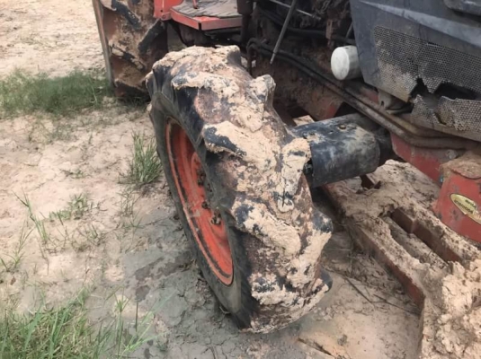 ขาย 175,000 KUBOTA L4508  1,751 ชั่วโมง เครื่องดี เกียร์ดี (ใบมีด-หาง 6 ) เอกสารเล่มทะเบียน รถอยู่ จ.ร้อยเอ็ด 090-772-3710 090-772-3708