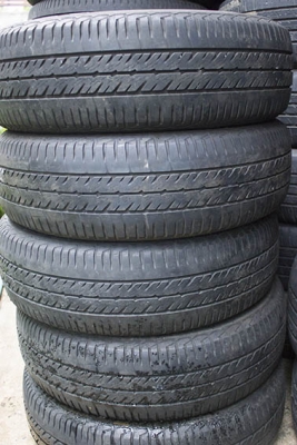 ขายยาง175-65-15ครับ