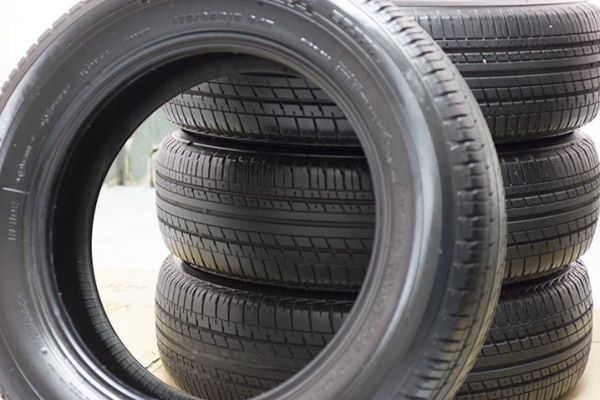 ขายยาง175-65-15ครับ