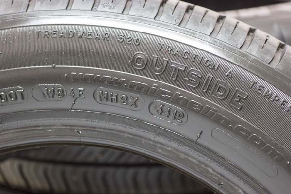 ขายยาง175-65-15ครับ