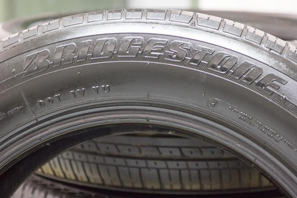 ขายยาง175-65-15ครับ