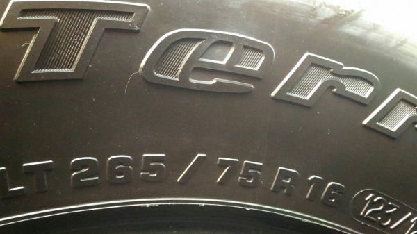 ยาง BF 265 x 75 x 16 USA ปี 13 ยาง BF 265 x 75 x 16 USA ปี 13