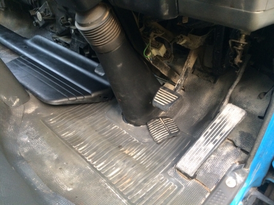 ขายหัวเก๋ง ISUZU NPR71L (หัวการ์ตูน) รถ6ล้อ นำเข้าจากญึ่ปุ่น100\% ราคาถูกๆ สภาพสวยๆ สนใจติดต่อ 081-948-5494