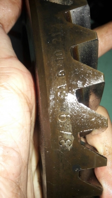 เฟืองท้ายนิสสัน Big M 9.37 หรือ 4.1 เฟืองสวยมีเฟืองใบสีกับเฟืองเดือยหมูสภาพสวย สนใจ 085-2534395