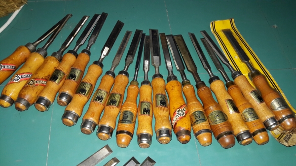 ขายสิ่วนานาชาติงานเก่าเก็บยุโรปขนาด1/4,3/8,1/2,5/8,3/4,1",1 1/2", 2" ราคาเริ่มต้นที่350-900บาทต่อด้าม