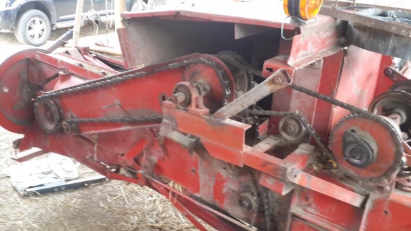 เครื่องอัดฟางพร้อมใช้ นิวฮอนแลน 276 เลิกกิจการ