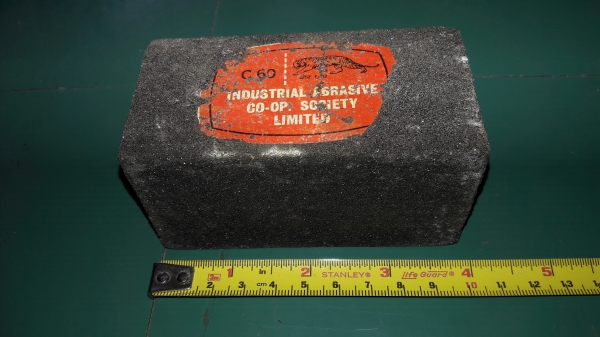 ขายหินขัดพื้น ลับมีดตราเสือขนาดยาว4"&times;กว้าง2"&times;หนา2".รุ่นเหลี่ยมสั้น