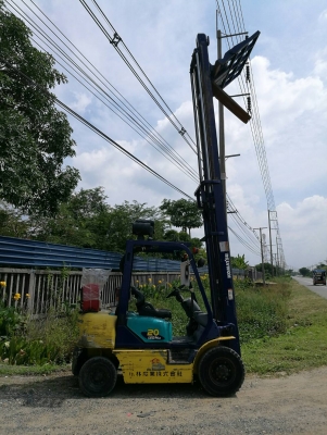 รถโฟล์คลิฟท์ 2 ตัน งาสูง 5 เมตร งากระดกไ้ด้ ใช้งานได้ปกติ รูดบัตรเครดิตได้ รถโฟล์คลิฟท์ 2 ตัน งาสูง 5 เมตร งากระดกไ้ด้ ใช้งานได้ปกติ รูดบัตรเครดิตได้