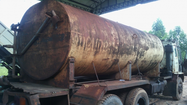 ขายถังน้ำใส่รถบรรทุก  10  ล้อ