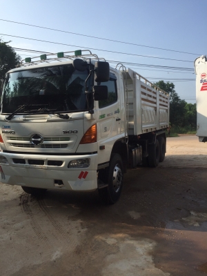 ขาย hino mega 320 แรง ม้า ปี49 รถสวย ยางเต็มพร้อมใช้งานราคาต่อลอง ได้ ครับ