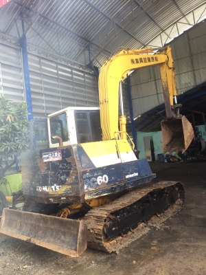 ขาย KOMATSU PC60-6  รถสวย  เครื่องปั๊มดี  ระบบคล่อง..ลองระบบกันได้ทุกวัน  โทร 089-7462641  สุวรรณี