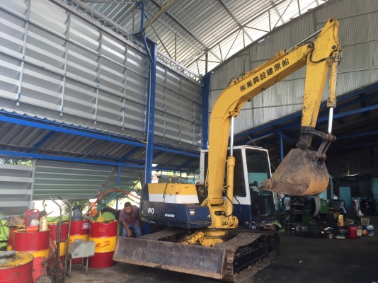 ขาย KOMATSU PC60-6  รถสวย  เครื่องปั๊มดี  ระบบคล่อง..ลองระบบกันได้ทุกวัน  โทร 089-7462641  สุวรรณี