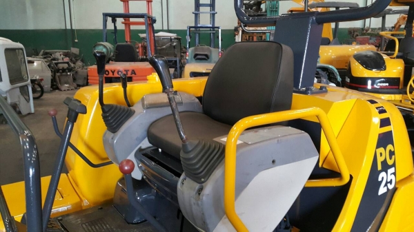 ขาย รถขุด KOMATSU รุ่น PC25-1- มือสองญี่ปุ่น คอนโทรลสั้น แทรกยางสวย สลัก เอวแน่นทั้งคัน สวยพร้อมใช้งาน อะไหล่หาง่าย มือถือ /LINE ID: 0818753444 ขาย รถขุด KOMATSU รุ่น PC25-1- มือสองญี่ปุ่น คอนโทรลสั้น แทรกยางสวย สลัก เอวแน่นทั้งคัน สวยพร้อมใช้งาน อะไหล่หาง่าย มือถือ /LINE ID: 0818753444