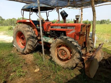 KUBOTA M8030