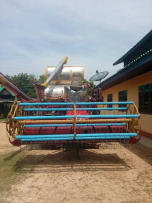 ขายรถเกี่ยวข้าว วิชาญการช่าง เครื่อง195แรง HO7D ตัวเดิน10 ปั้มไดกิ้น22 สภาพพร้อมลุยงาน ราคา450,000 สนใจโทร 090-8588220คุณนะ 093-3258446คุณบิว หรือเข้าดูสินค้าอื่นๆได้ที่ www.narong2truck.com หรือ www.truck.in.th/498 หรือเพจFacebook ณรงค์ ซื้อขายรถมือสอง (