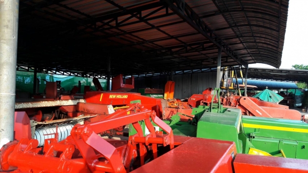 ขายเครื่องอัดฟางเก่าไทยเก่านอกมากกว่า50เครื่อง