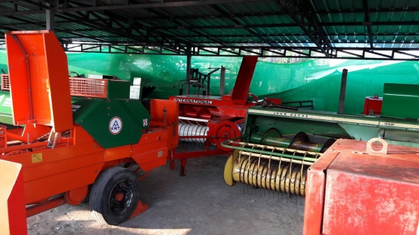 ขายเครื่องอัดฟางเก่าไทยเก่านอกมากกว่า50เครื่อง