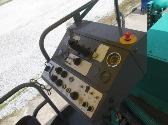 รถปูยาง ยี่ห้อ Vogele Model : SUPER1600 S/No : 0672365 Year : 1997 Hour : 5646 From Europe รถปูยาง ยี่ห้อ Vogele Model : SUPER1600 S/No : 0672365 Year : 1997 Hour : 5646 From Europe