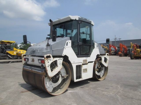 รถบด ยี่ห้อ Hamm (Tandem roller)  รุ่น DV90VO S/no:  H1660214  รถปี 1997 ชั่วโมงใช้งาน 8481 นำเข้าจากยุโรป
