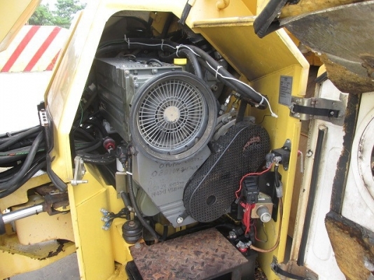 Dynapac (Tandem Roller) รุ่น : CC232 S/No : 61910748 ปี : 2003 ชั่วโมงทำงาน : 4694 Dynapac (Tandem Roller) รุ่น : CC232 S/No : 61910748 ปี : 2003 ชั่วโมงทำงาน : 4694