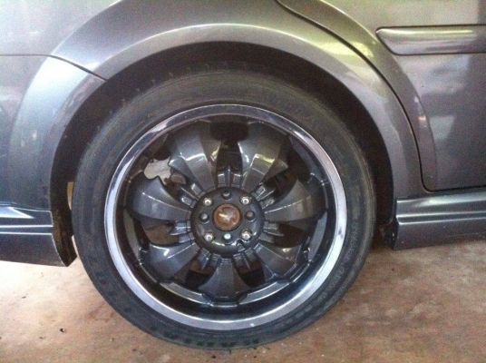 แม็กขอบ18 et45กว้าง7ครึ่งพร้อมยาง 225 45 18 ปี13