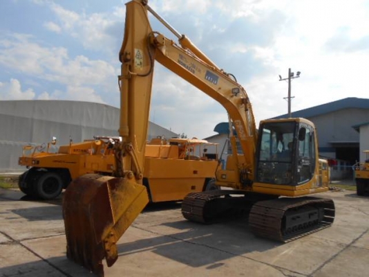 Model : PC120-6E0 S/no: KMTPC037C02073793 Year : 2006 Hour : 6,652 From Japan