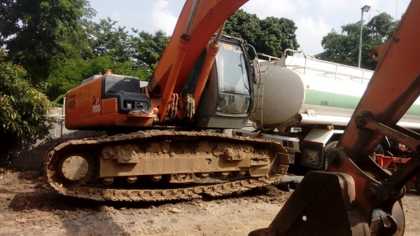 HITACHI ZX-1 รถสภาพดีไฟฟ้าเต็ม เอกสารอินวอย 955,000บ. สนใจติดต่อ 0835601591 หรือ 0903494058