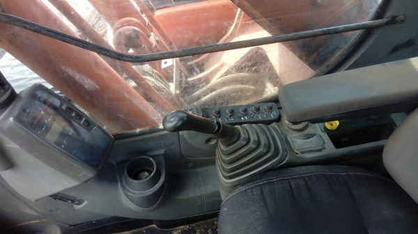 HITACHI ZX-1 รถสภาพดีไฟฟ้าเต็ม เอกสารอินวอย 955,000บ. สนใจติดต่อ 0835601591 หรือ 0903494058