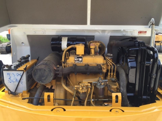 รถขุด KOMATSU PC30-6 ทำสีใหม่ นำเข้ามือสองญี่ปุ่น