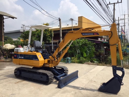 รถขุด KOMATSU PC30-6 ทำสีใหม่ นำเข้ามือสองญี่ปุ่น