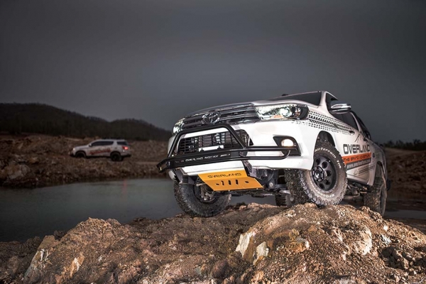 กันชนหน้า Rocky Saharaน้ำหนักเบา แต่แฝงไปด้วยความแกร่ง ที่จะพาคุณ โลดแล่นไปในทุกเส้นทางด้วยความเร้าใจ กันชนหน้า Rocky Saharaน้ำหนักเบา แต่แฝงไปด้วยความแกร่ง ที่จะพาคุณ โลดแล่นไปในทุกเส้นทางด้วยความเร้าใจ