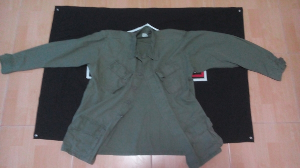 เสื้อกระเป๋าเฉียงอเมริกาปี69ยุคสงครามเวียดนามตัวที่1(ขายแล้ว)