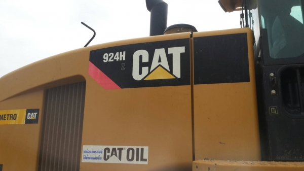 รถตัก CAT - 924 H. , ( รถทำงาน 5,xxx ชม. ) สนใจติดต่อ 081 - 6079515