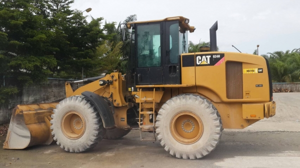 รถตัก CAT - 924 H. , ( รถทำงาน 5,xxx ชม. ) สนใจติดต่อ 081 - 6079515