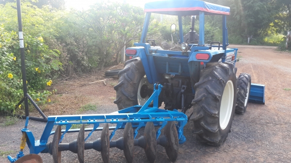 TL3700 4WD 37แรง ใบดัน + ผาน6