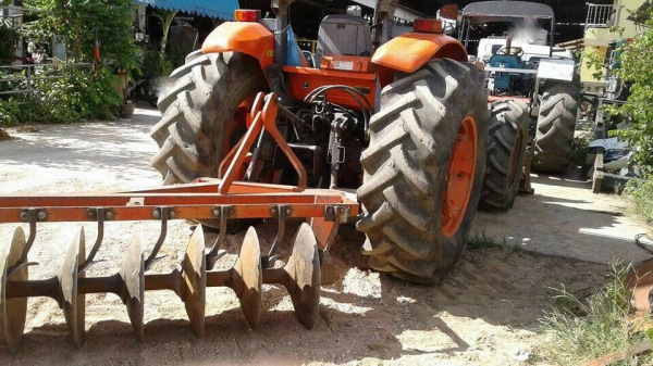 รถไถ KUBOTA  M9540  ,  2 เพลา.     สนใจติดต่อ  081 - 6079515