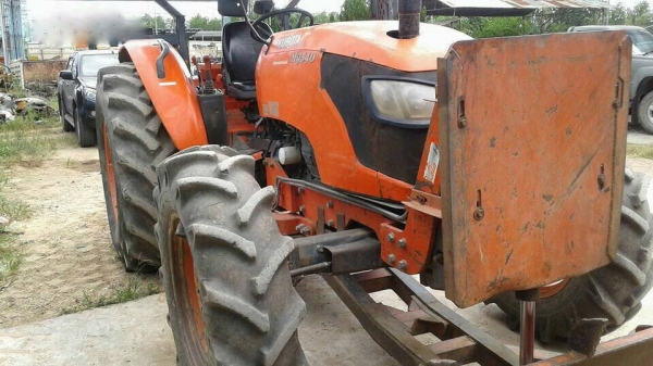รถไถ KUBOTA  M9540  ,  2 เพลา.     สนใจติดต่อ  081 - 6079515