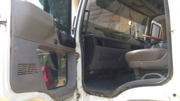 ขายรถสิบล้อดัมพ์ HINO 1M เครื่องเดิม 220 แรง 2 เพลา ปี 37 ดั๊มพ์ใหญ่ 15 ตัน กระบะดัมพ์สามมิตรแท้ ทะเบียนพร้อม