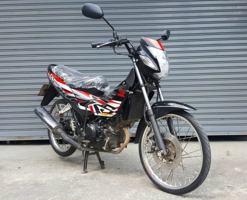 HONDA SONIC NEW 125 กุญแจใหญ่ 2 ชั้น ดำเงา ล้อเงิน