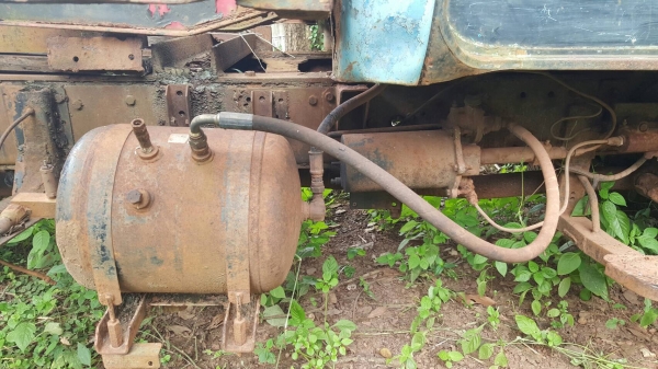 ขายตามสภาพ เทนเลอร์ 10 ล้อ หัวยาว เพลาเดียว ไม่มีทะเบียน เครื่อง PD6 230 แรงม้า ช่วงล่างใหญ่ HINO KT920 เบรคลมดัน